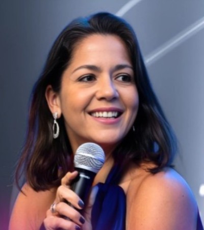 Roberta Alvarez