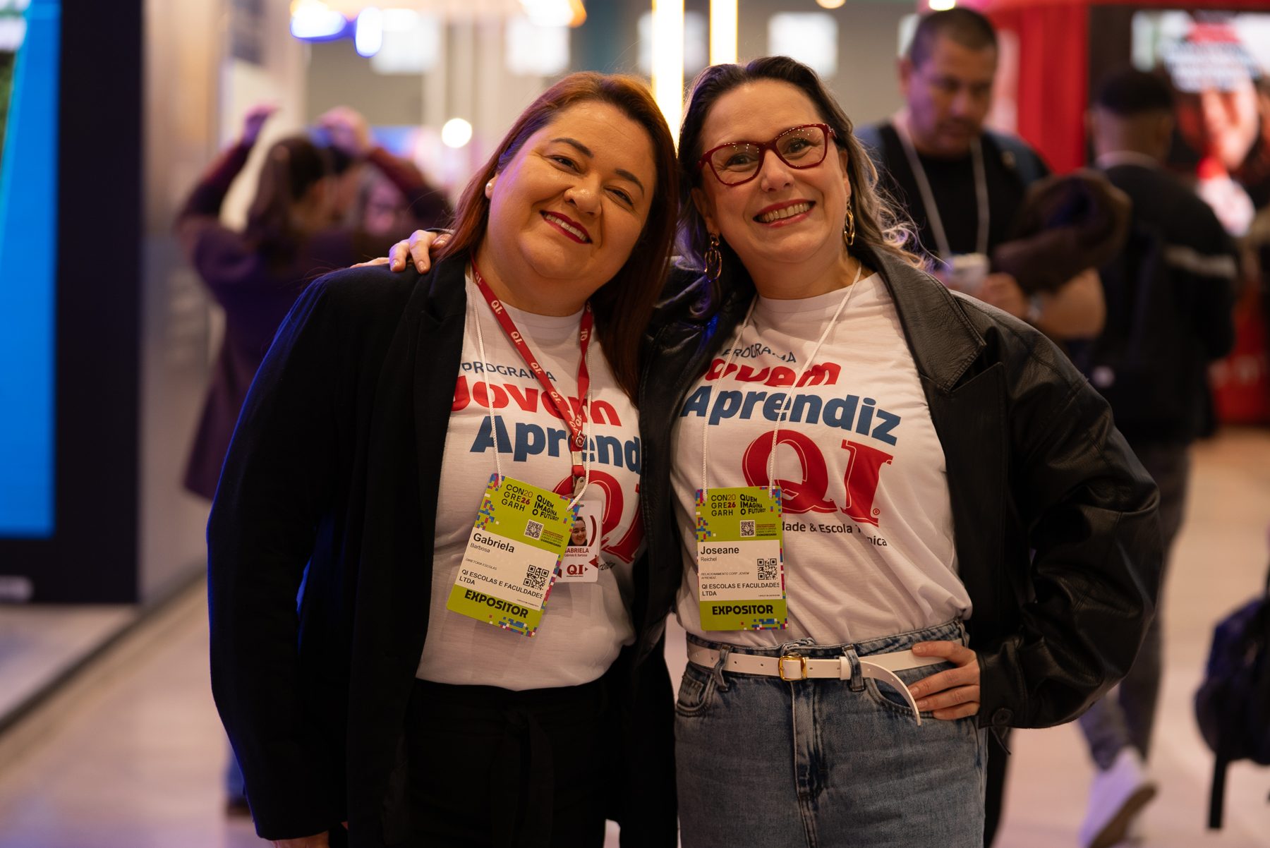 Participantes com camisetas do Jovem Aprendiz