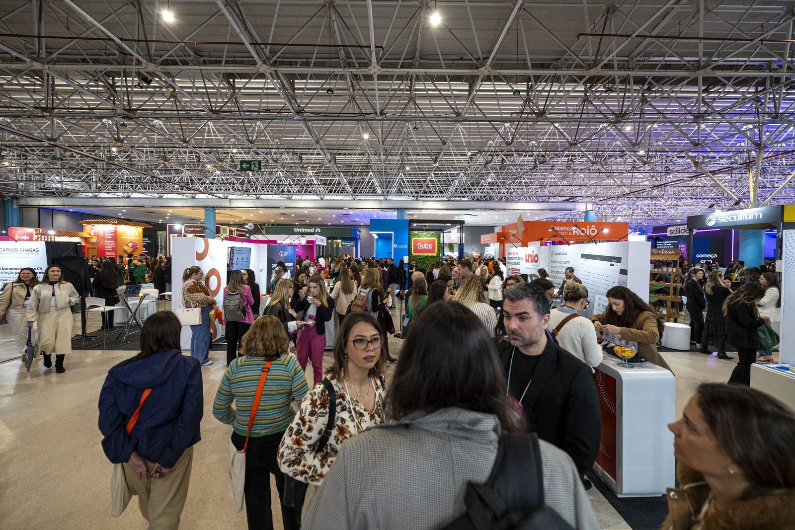 Movimento entre os estandes da ExpoCongregarh