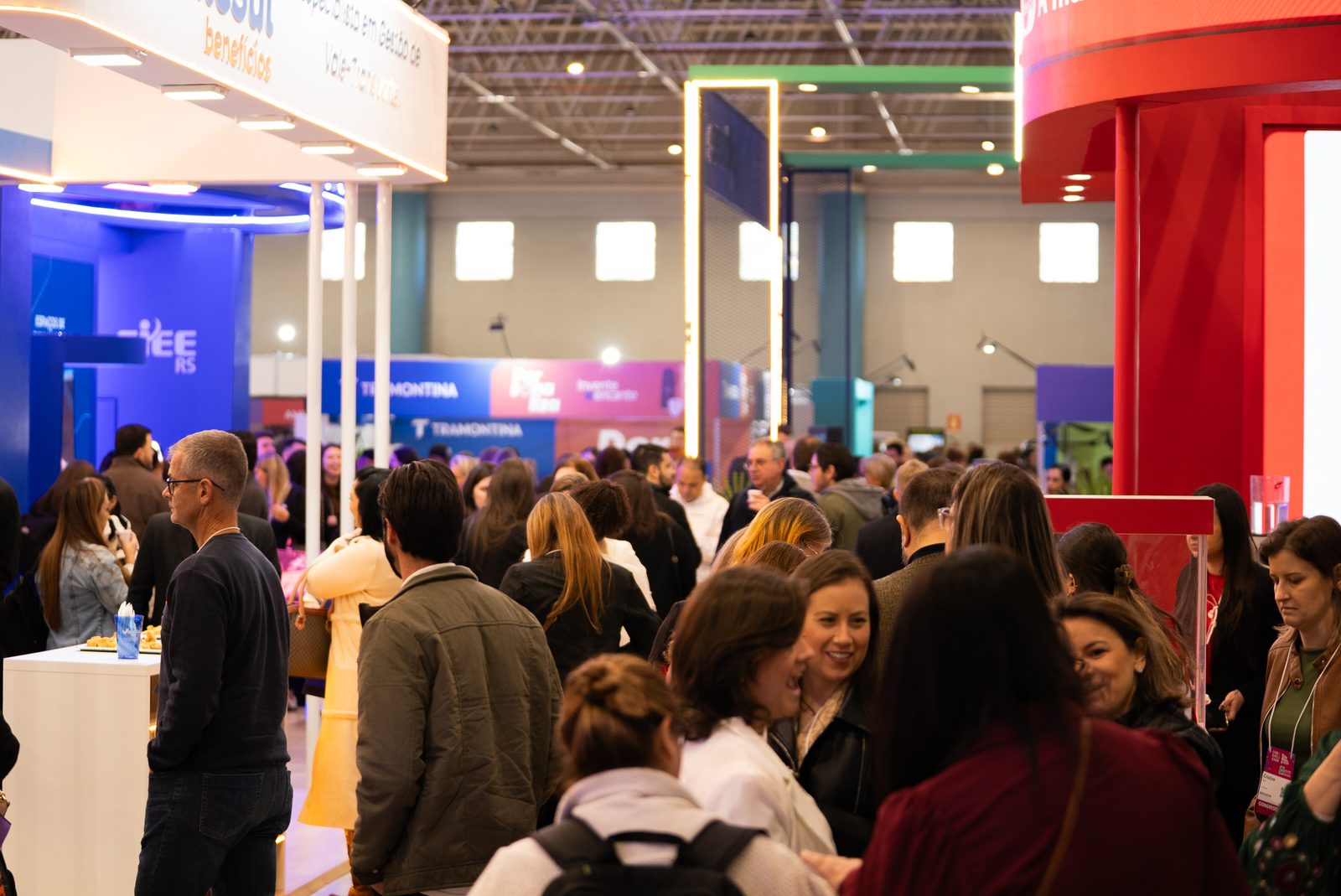 Movimento entre os estandes da ExpoCongregarh